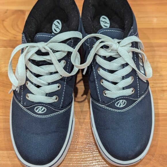 Heelys Wheeled Shoe - Picture 3 of 6